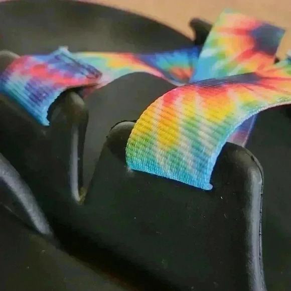 Chaco Mens size 10 tye dyed sandals - Picture 4 of 7